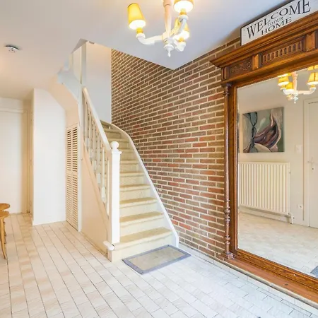 Spacious, Warm And Updated W Parking & Garden 브레데네